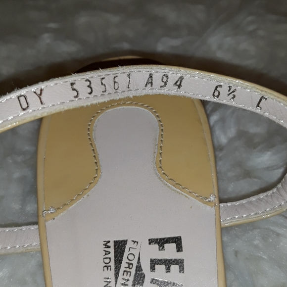 Authentic Salvatore Ferragamo patent sandals - Picture 7 of 10